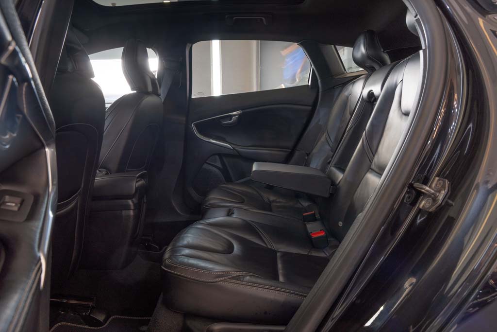 VOLVO V40 D3 R Design