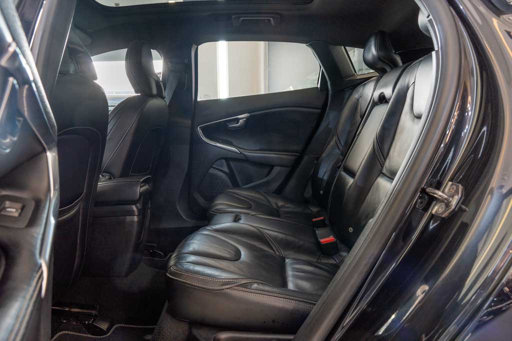 VOLVO V40 D3 R Design