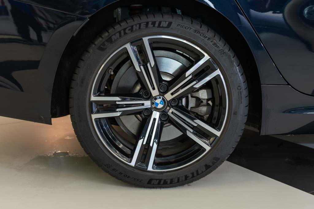 BMW 330LI GRAN M SPORT