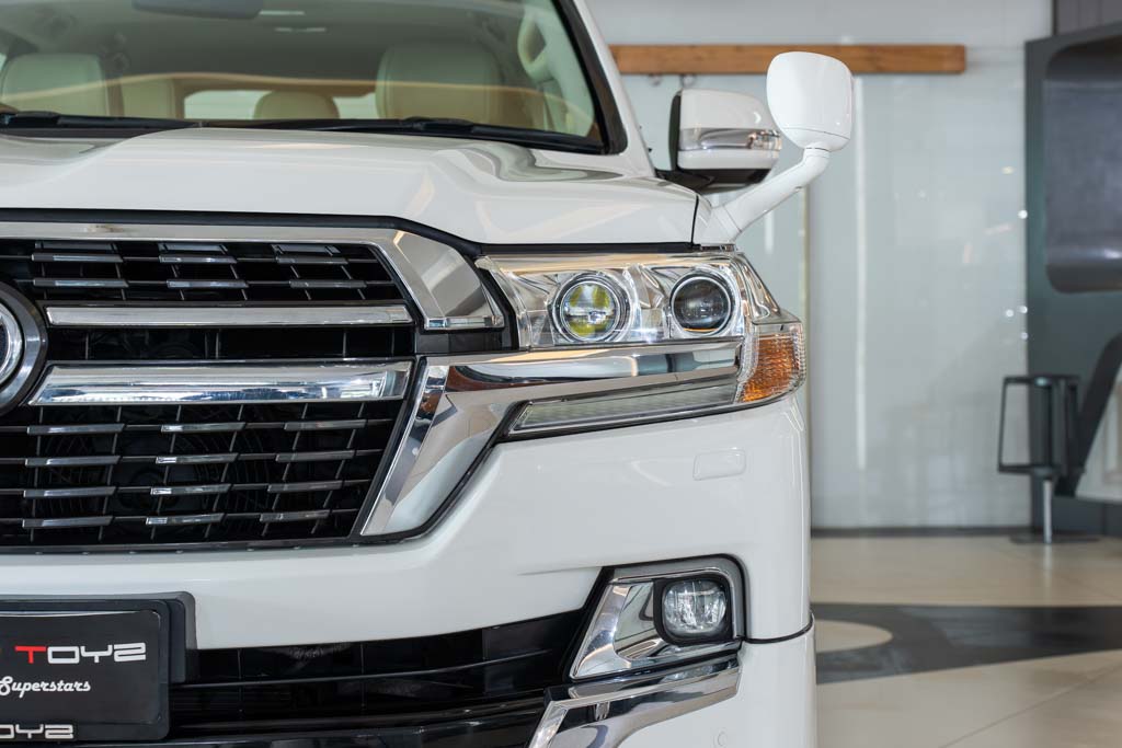 TOYOTA LAND CRUISER LC200 VX