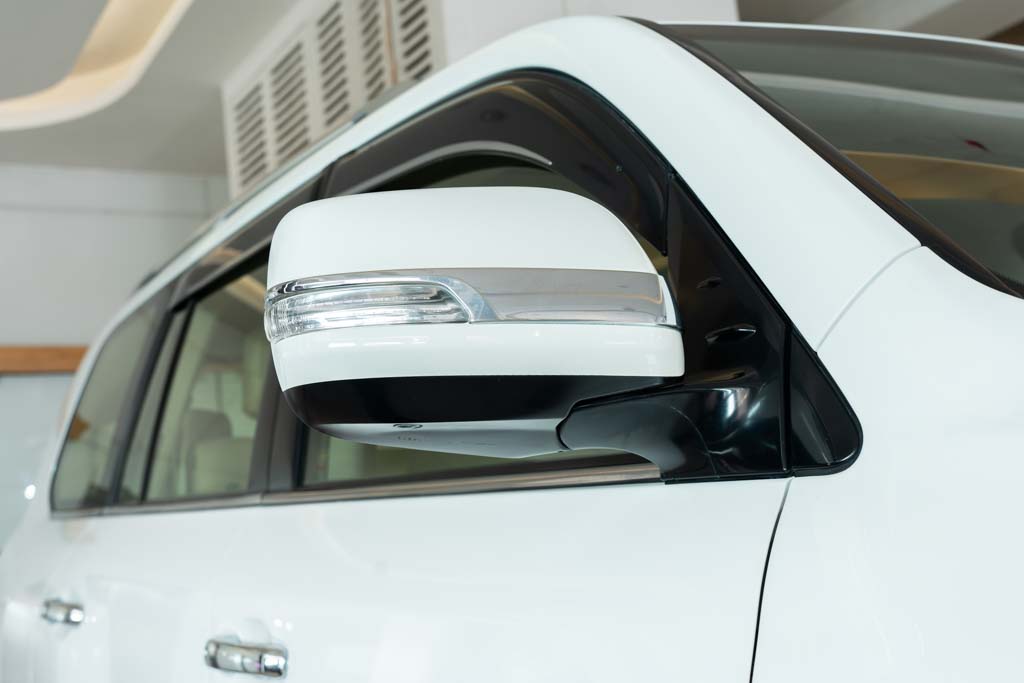 TOYOTA LAND CRUISER LC200 VX