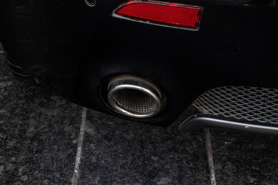 Aston Martin Vantage V8