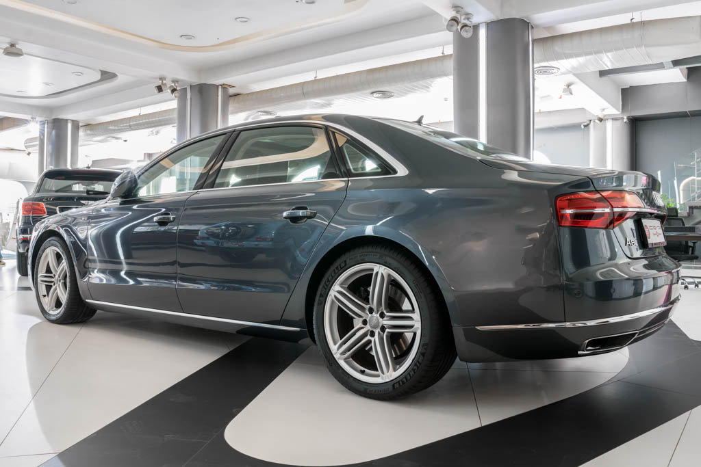 Audi A8L W12