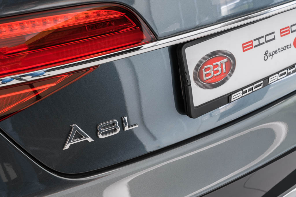 Audi A8L W12