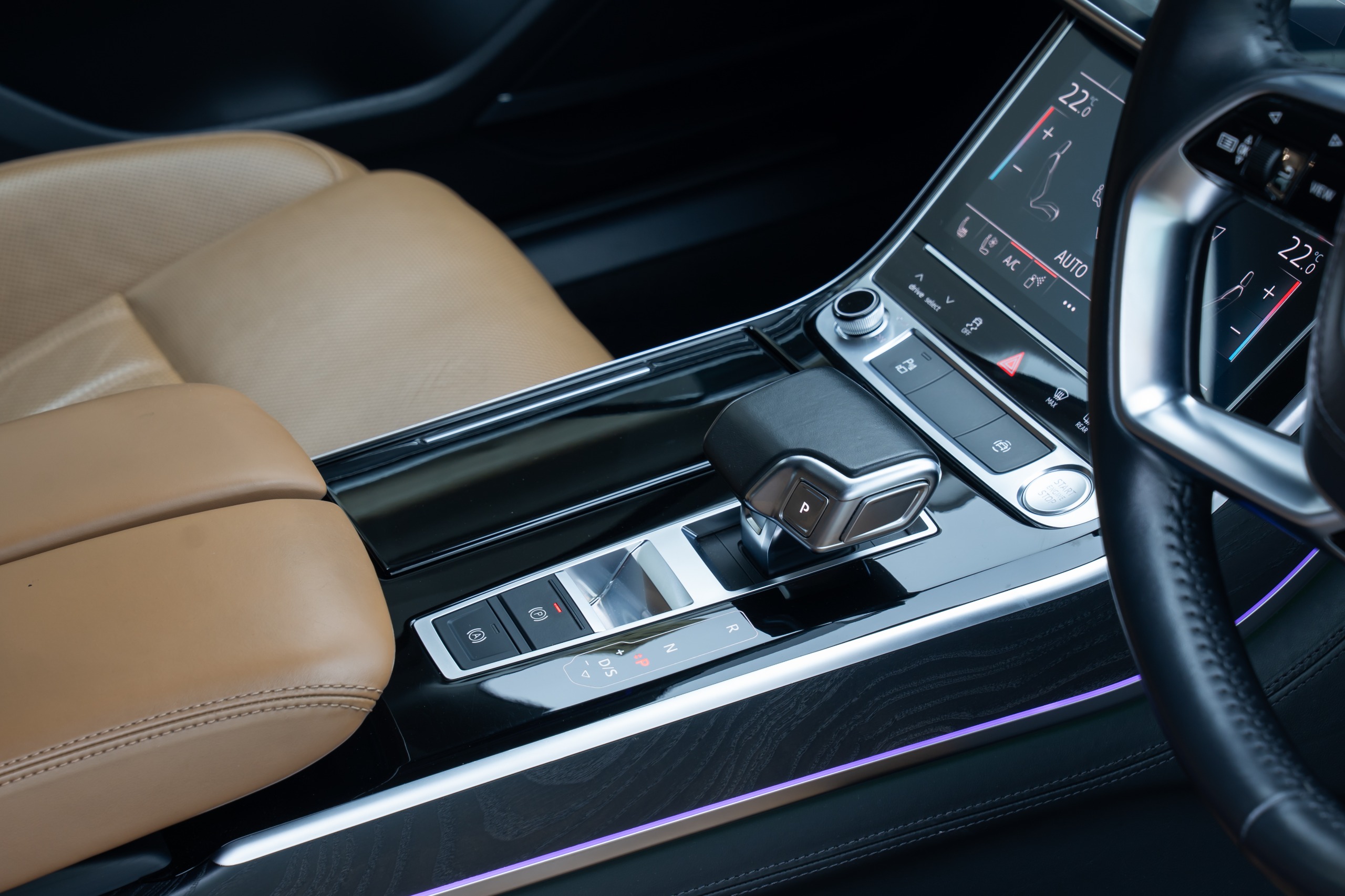 AUDI A8L 55 TFSI QUATTRO