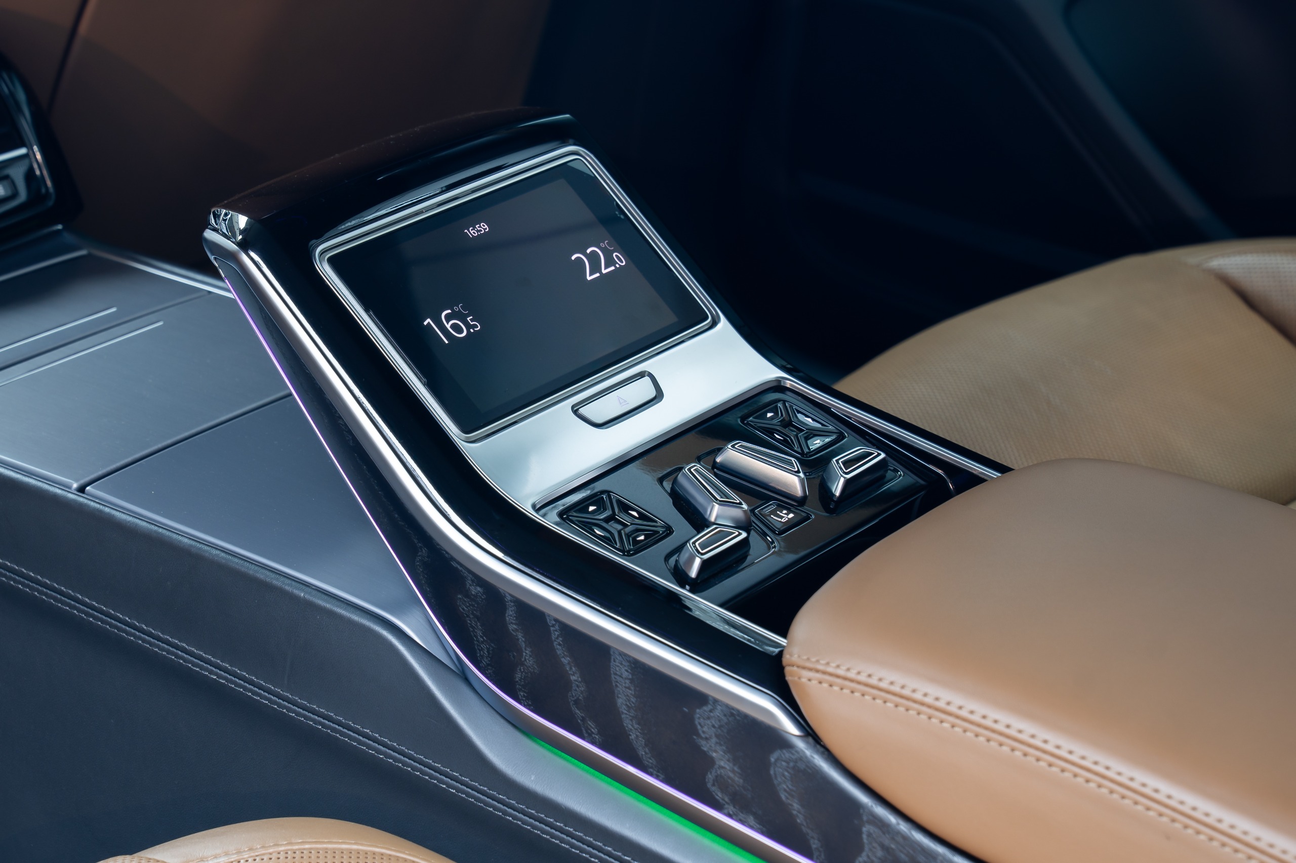 AUDI A8L 55 TFSI QUATTRO