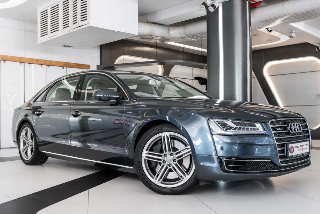 Audi A8L W12