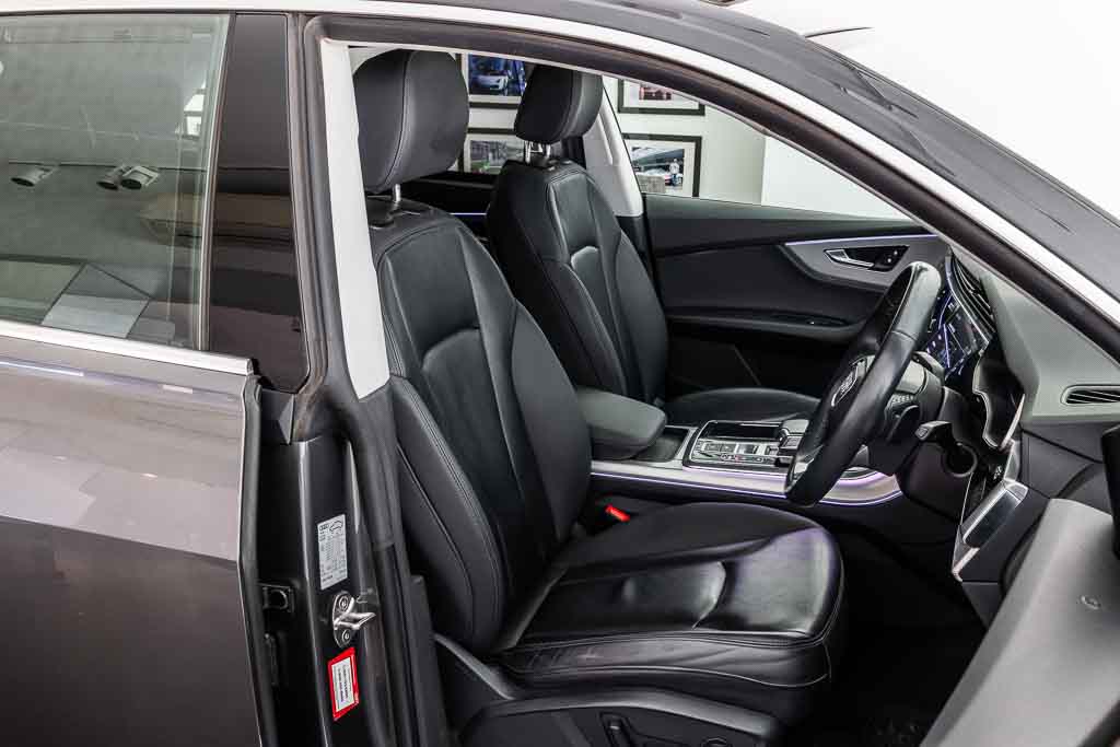 Audi Q8 55 TFSI Celebration