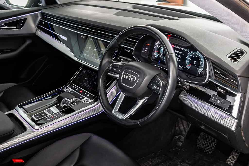 Audi Q8 55 TFSI Celebration
