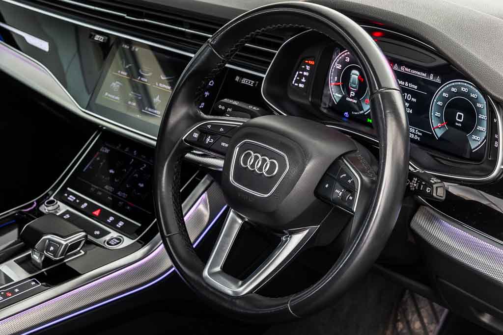 Audi Q8 55 TFSI Celebration