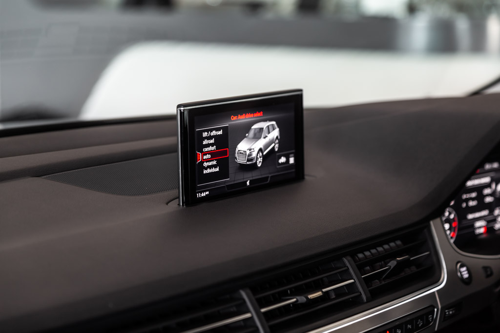 AUDI Q7 TECHNOLOGY PACK