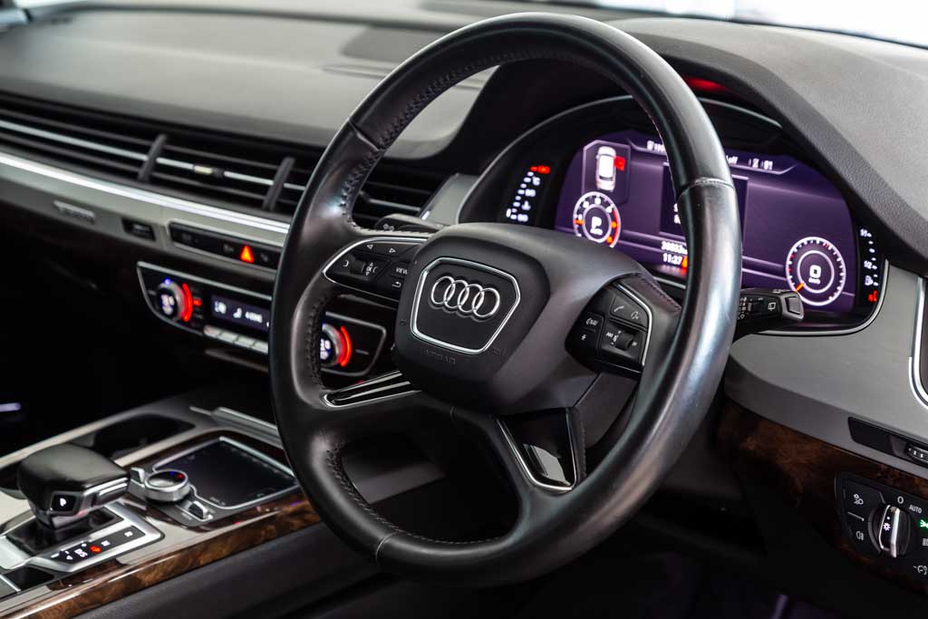 AUDI Q7 TECHNOLOGY PACK