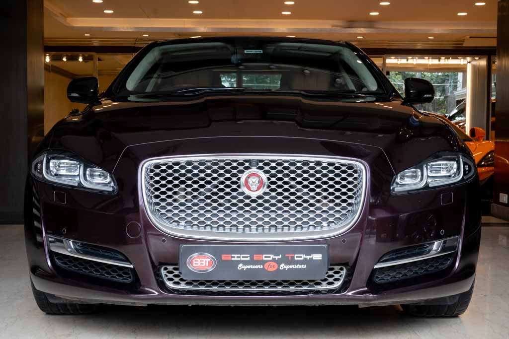 Jaguar XJL Portfolio
