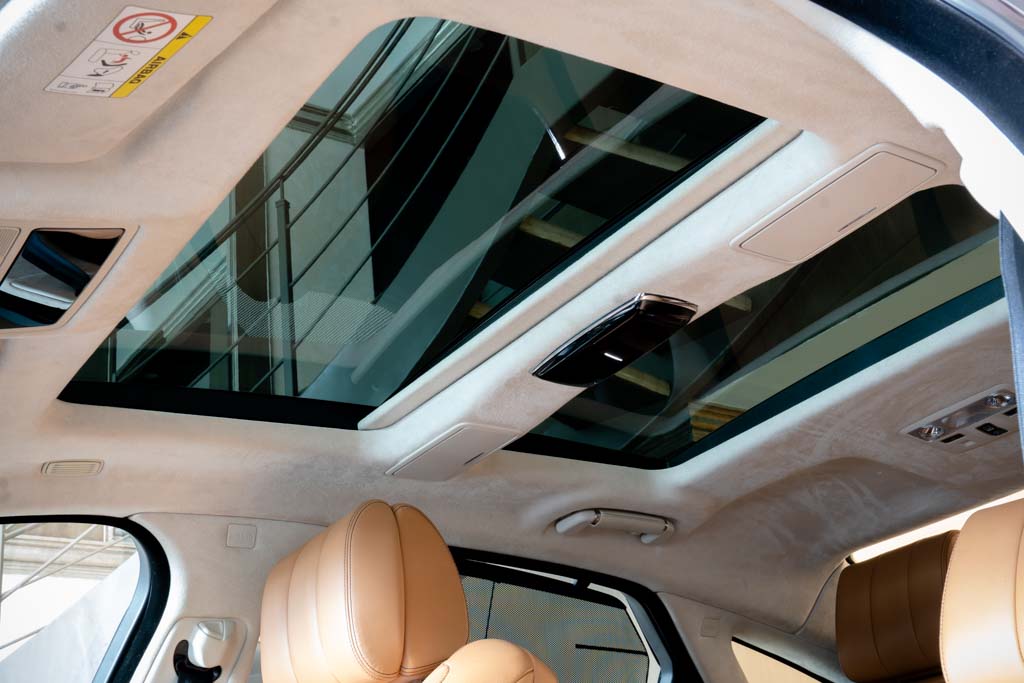 Jaguar XJL Portfolio
