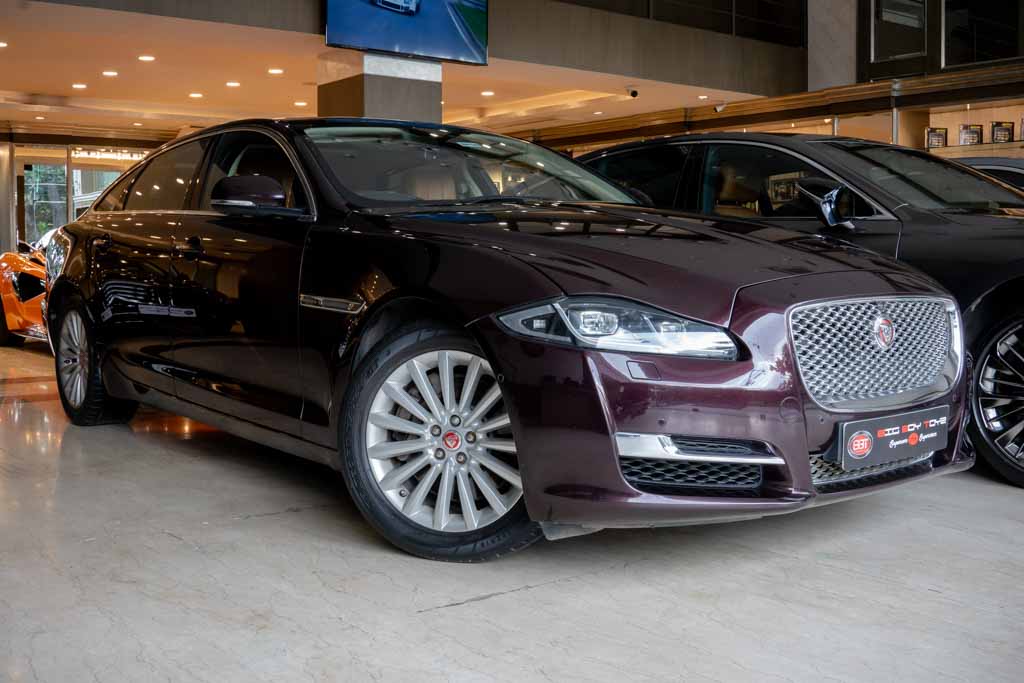 Jaguar XJL Portfolio