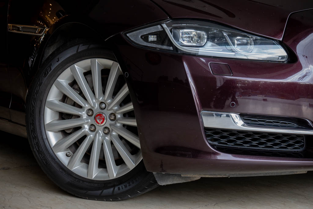 Jaguar XJL Portfolio