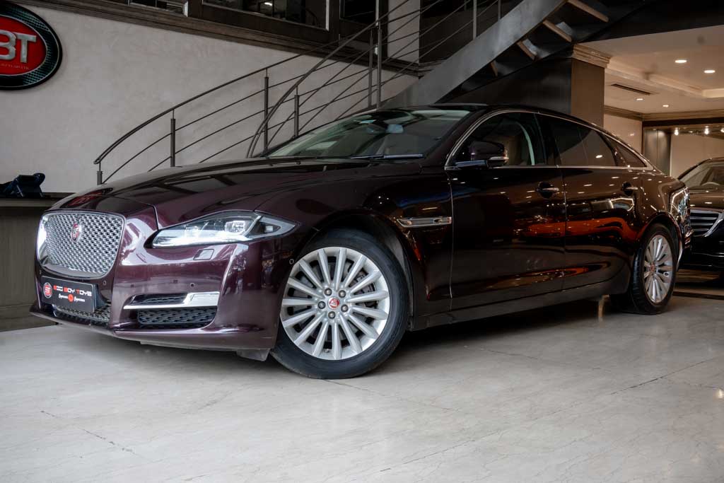 Jaguar XJL Portfolio