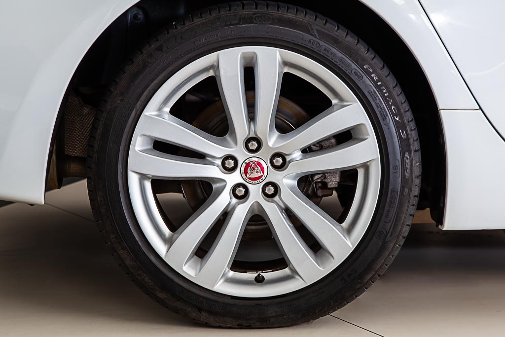 JAGUAR XJL PORTFOLIO