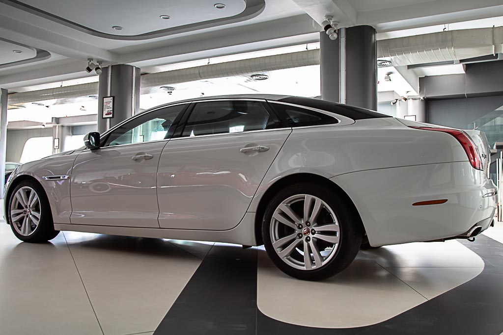 JAGUAR XJL PORTFOLIO