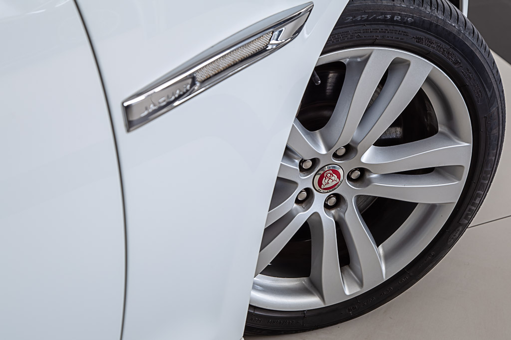 JAGUAR XJL PORTFOLIO