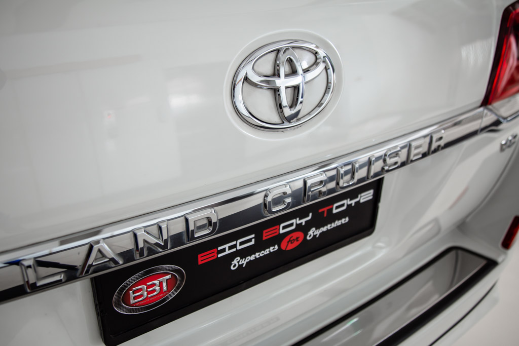 Toyota Land Cruiser LC200