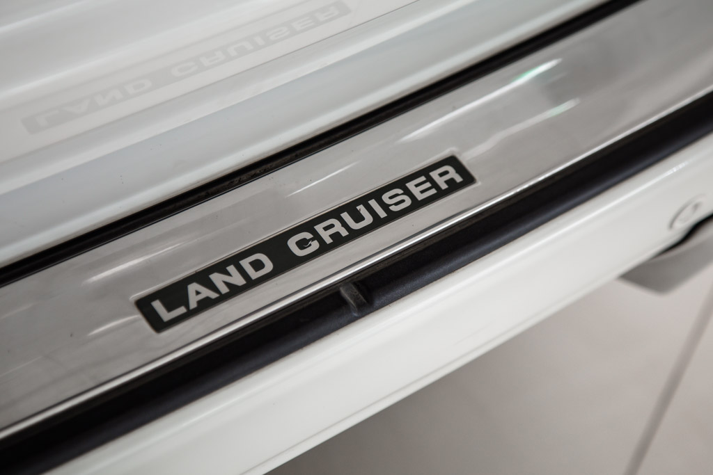 Toyota Land Cruiser LC200