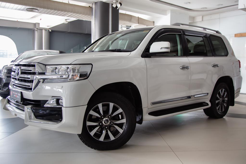 Toyota Land Cruiser LC200