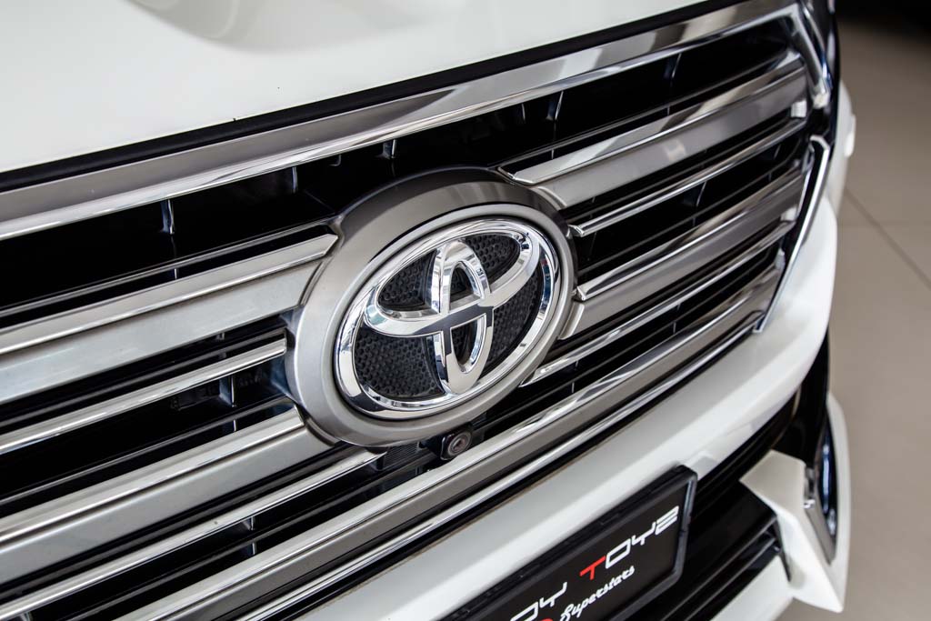 Toyota Land Cruiser LC200