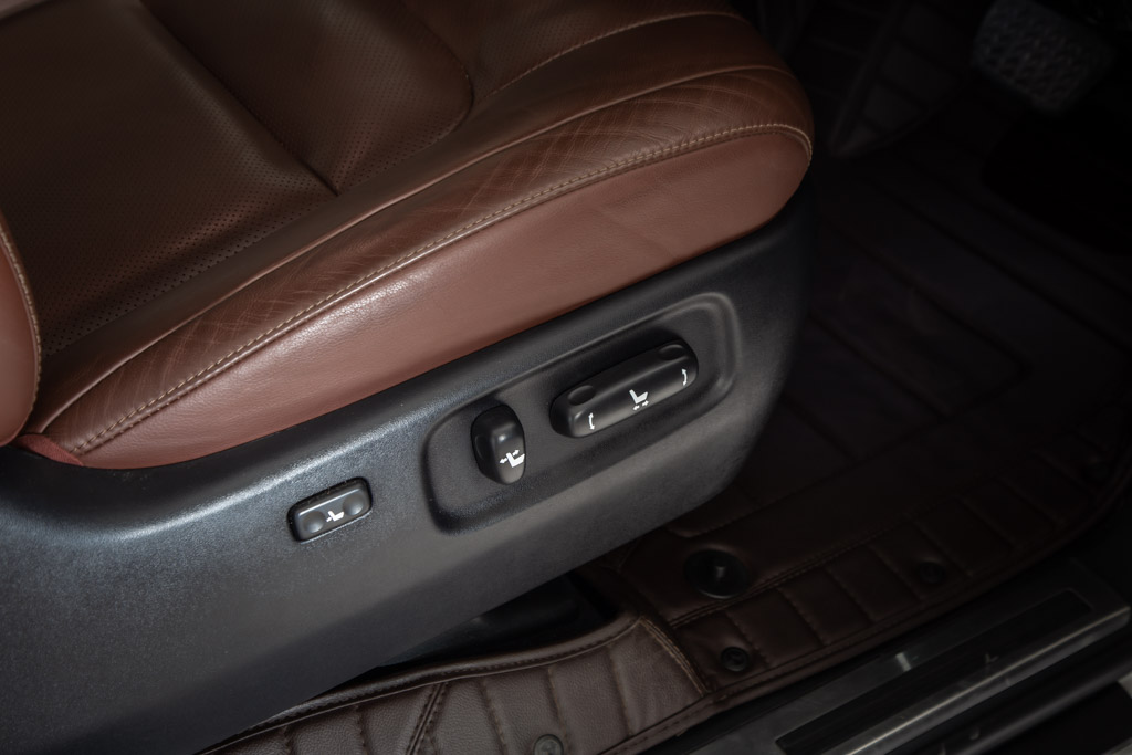 Toyota Land Cruiser LC200