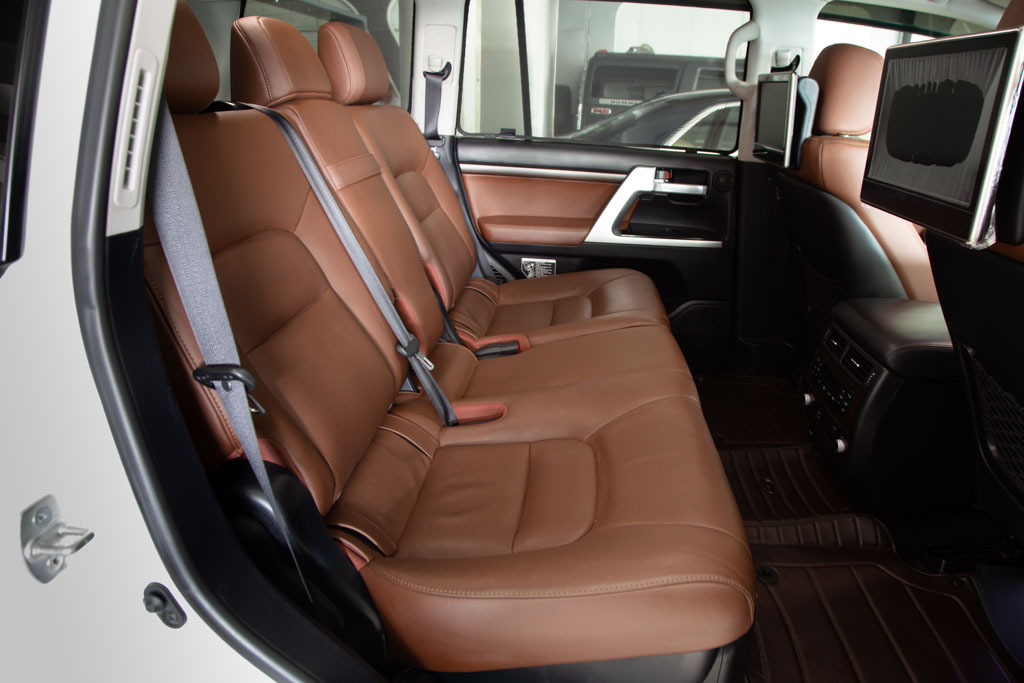 Toyota Land Cruiser LC200