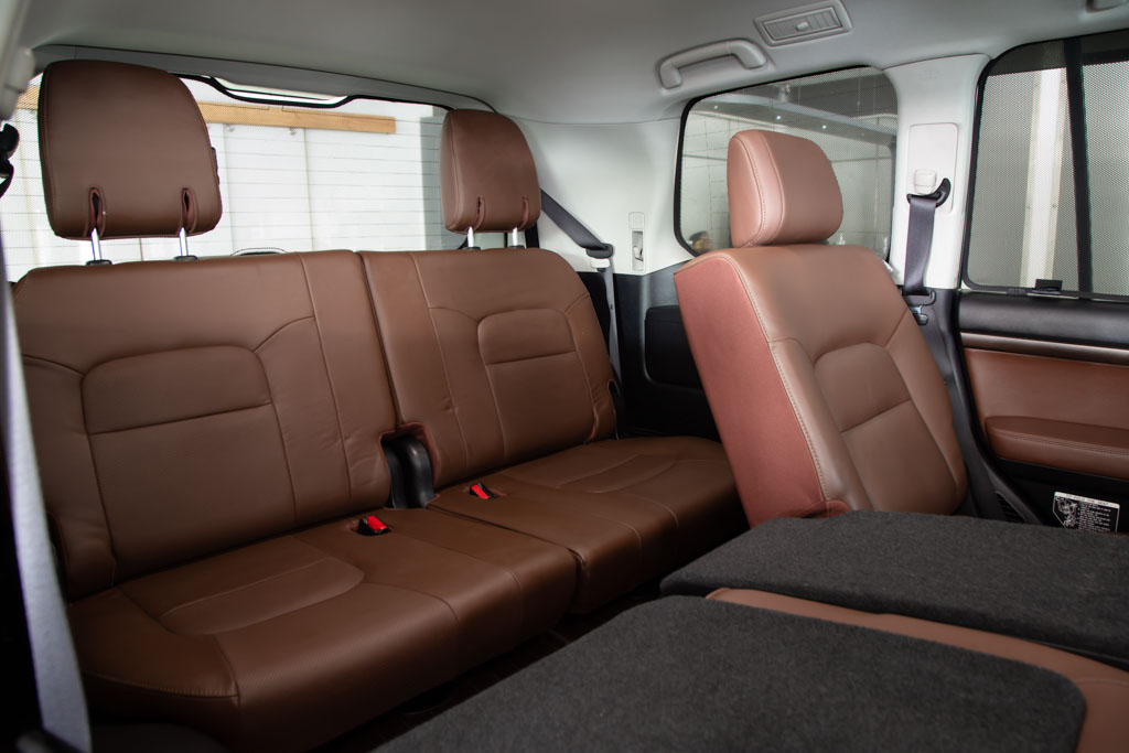 Toyota Land Cruiser LC200