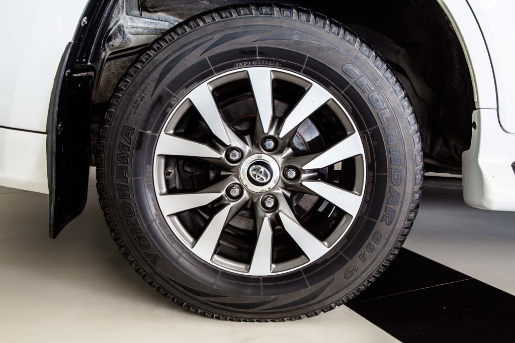 Toyota Land Cruiser LC200