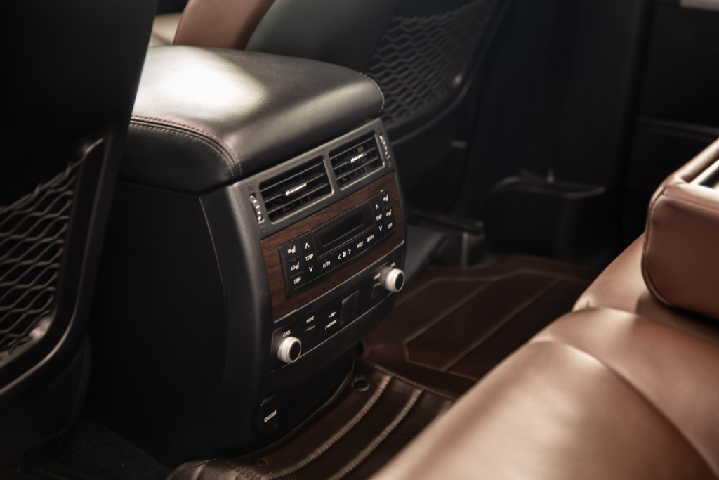 Toyota Land Cruiser LC200