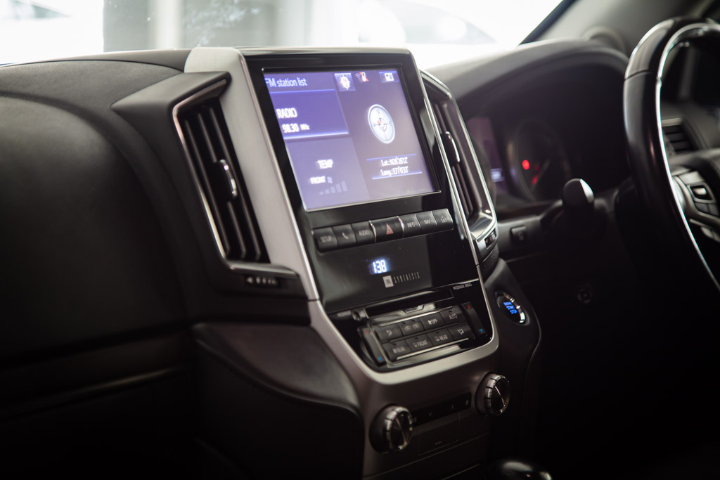 Toyota Land Cruiser LC200