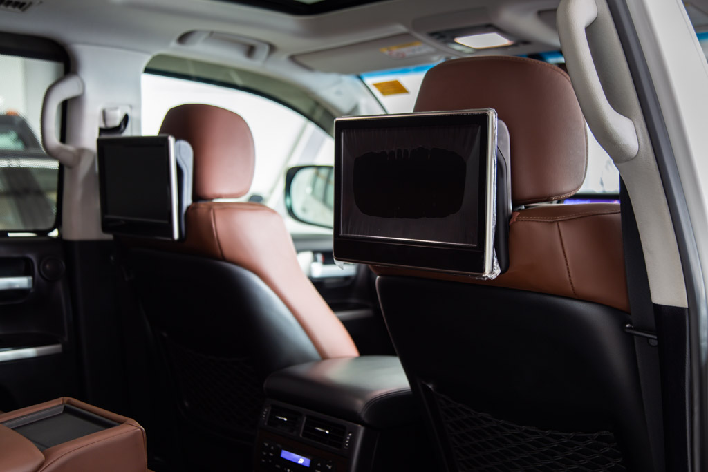 Toyota Land Cruiser LC200