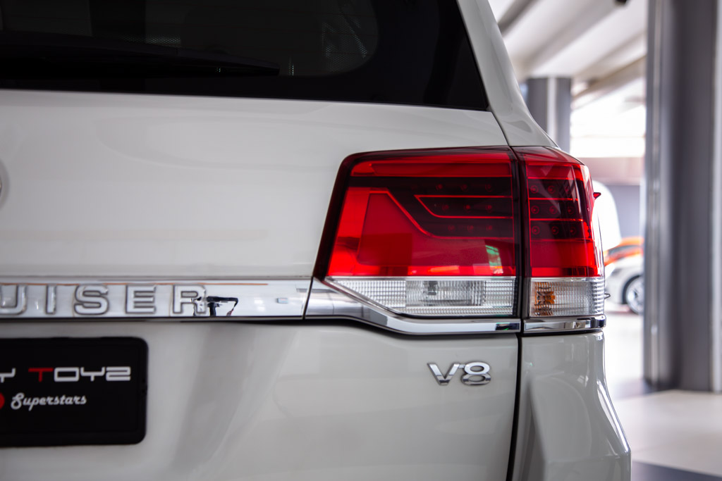 Toyota Land Cruiser LC200