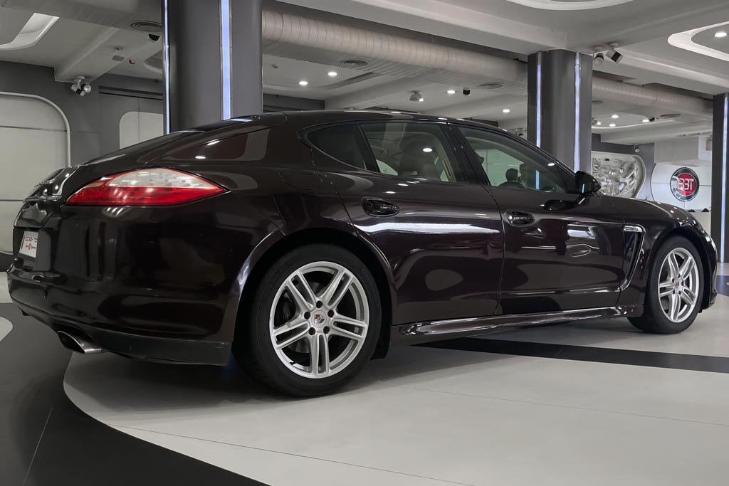 PORSCHE PANAMERA