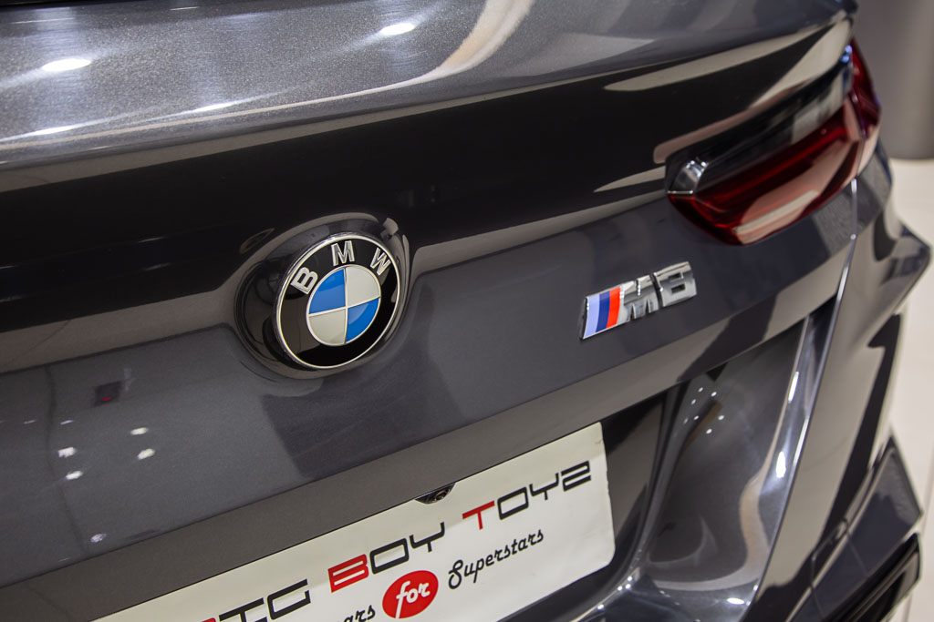 BMW M8 coupe 