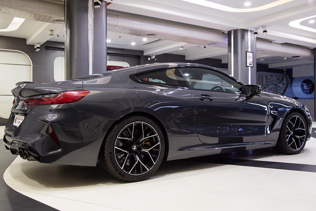 BMW M8 coupe 