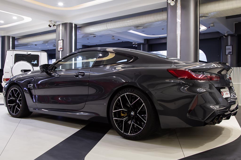 BMW M8 coupe 