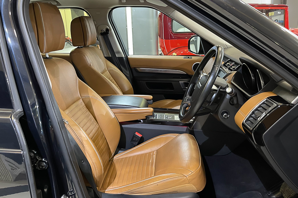 Land Rover Discovery First Edition