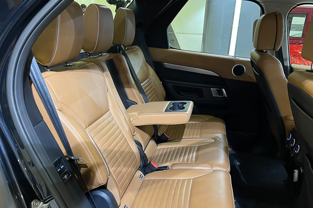 Land Rover Discovery First Edition