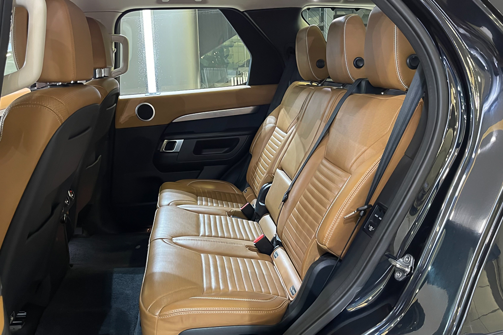 Land Rover Discovery First Edition