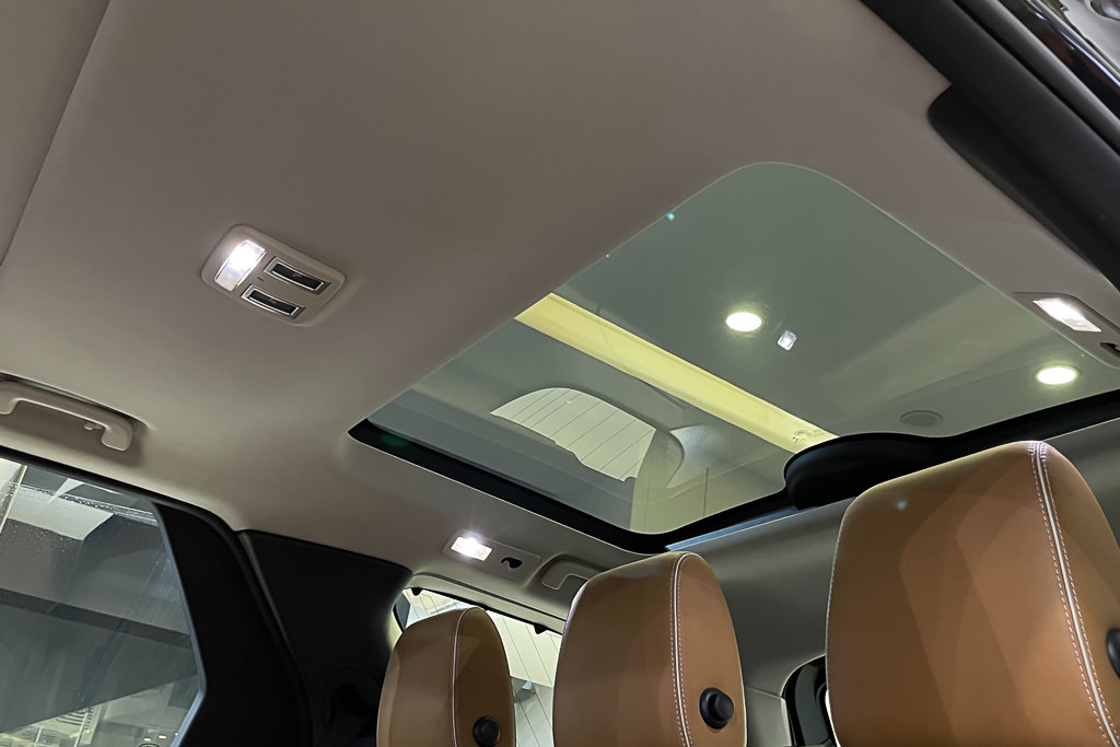 Land Rover Discovery First Edition