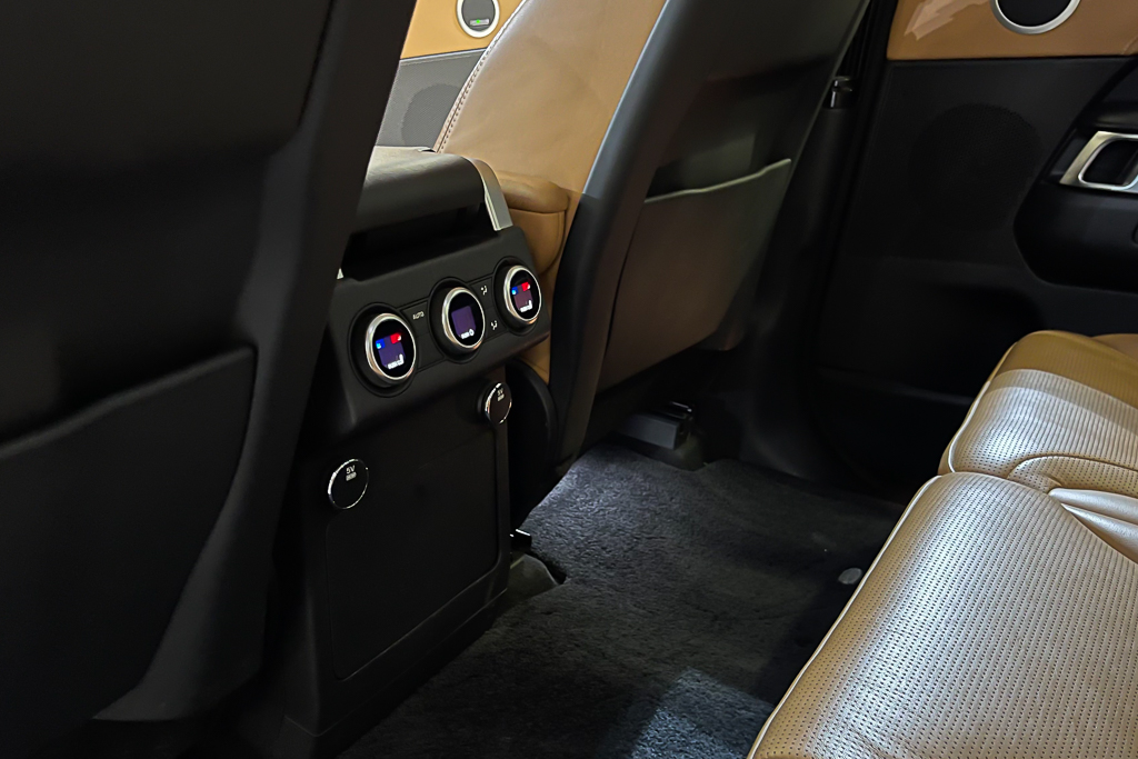 Land Rover Discovery First Edition