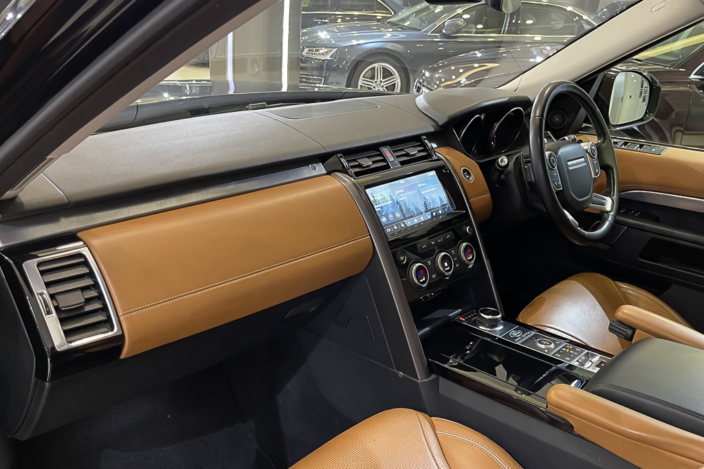 Land Rover Discovery First Edition