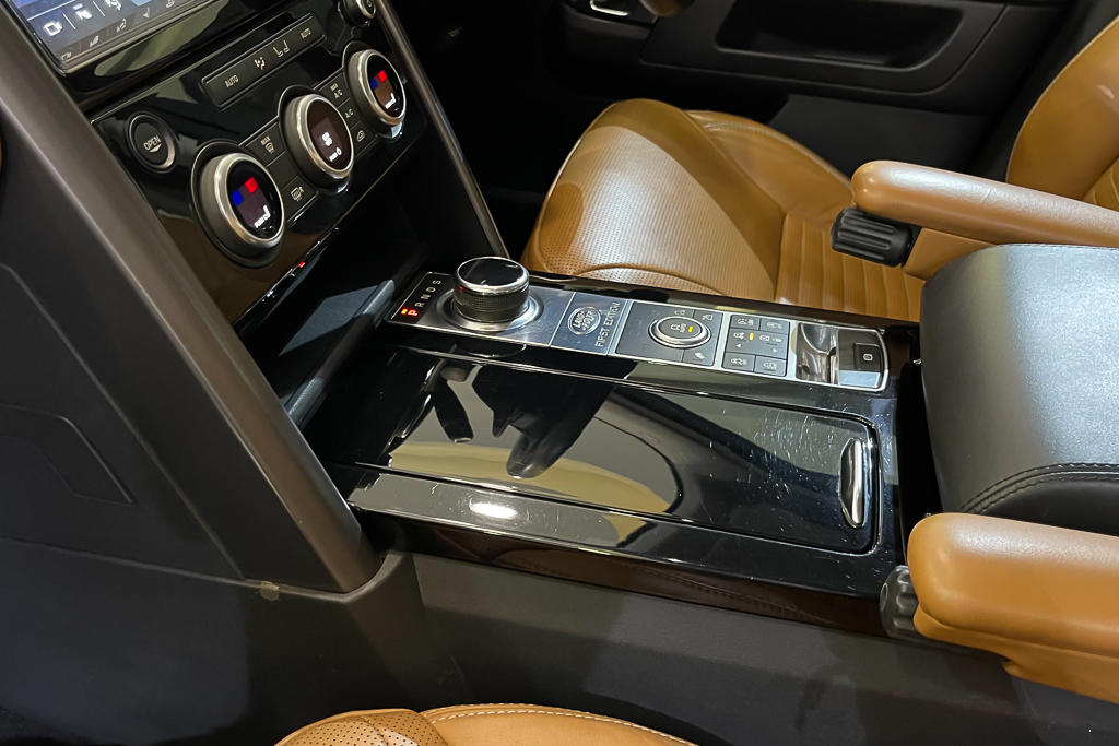 Land Rover Discovery First Edition