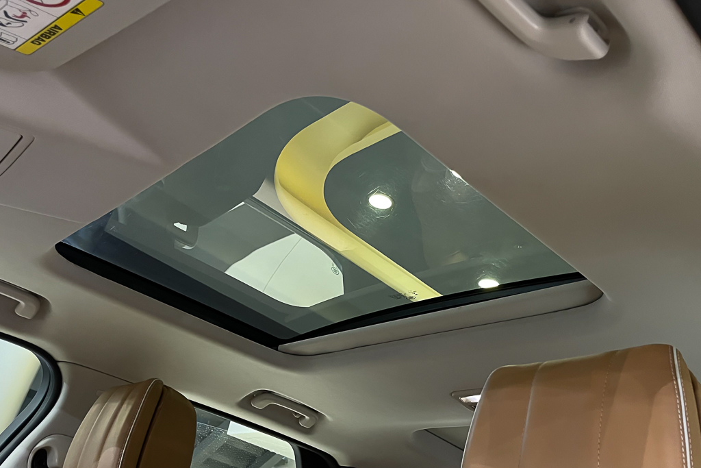 Land Rover Discovery First Edition