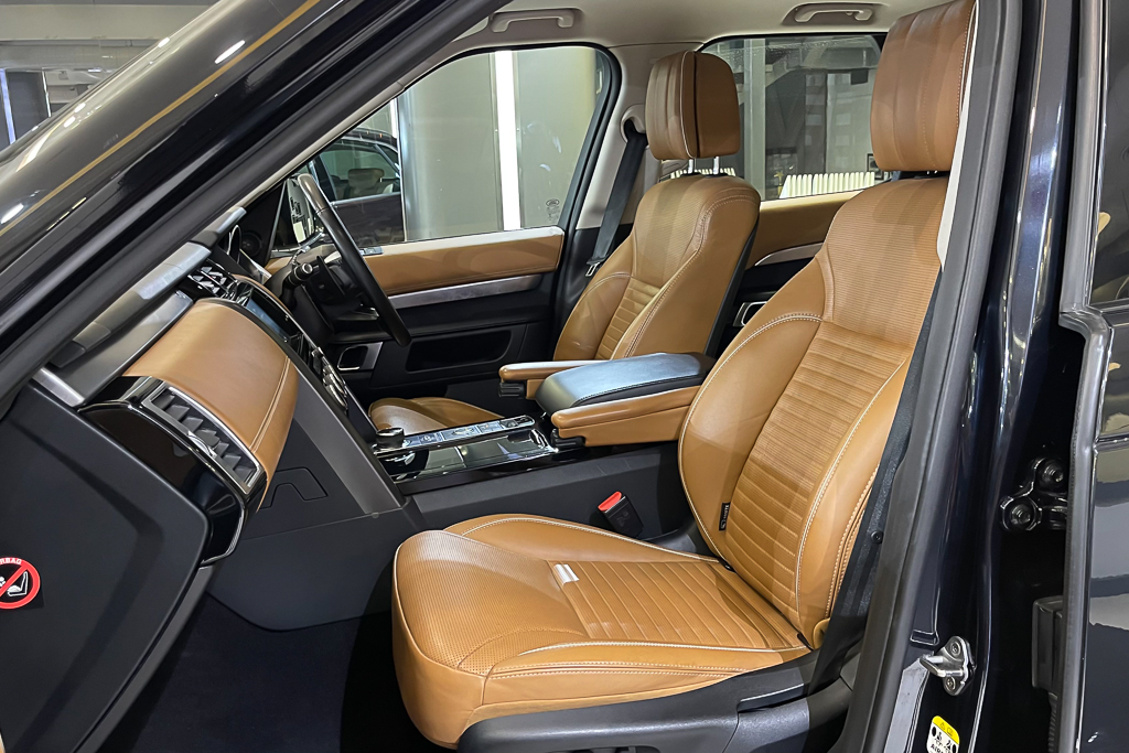 Land Rover Discovery First Edition