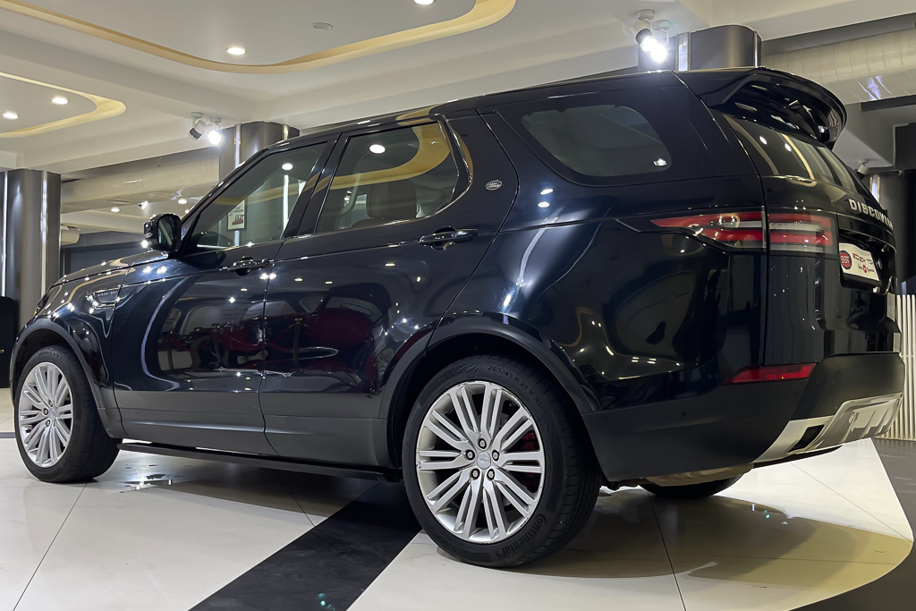 Land Rover Discovery First Edition